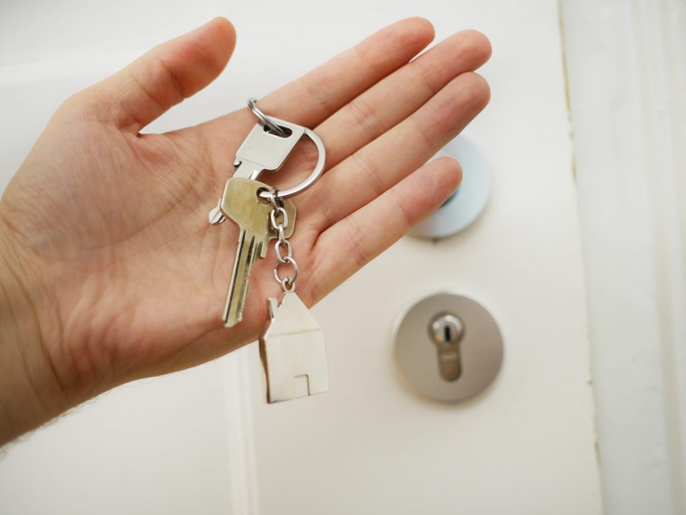 Maison moderne pour diagnostic immobilier professionnel