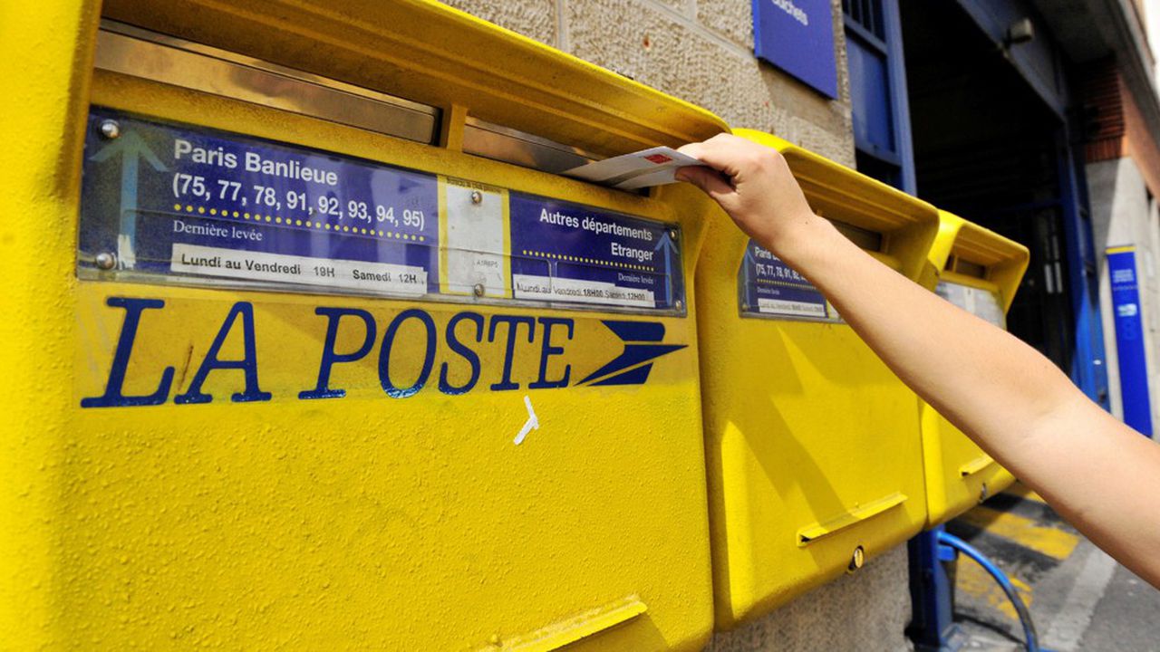 Bureau de poste pour le suivi de courrier