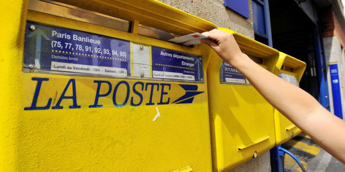 Bureau de poste pour le suivi de courrier